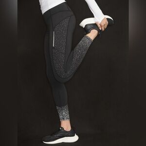 NWOT  Athleta Rainier Orion Black Reflective Tight Size 1X